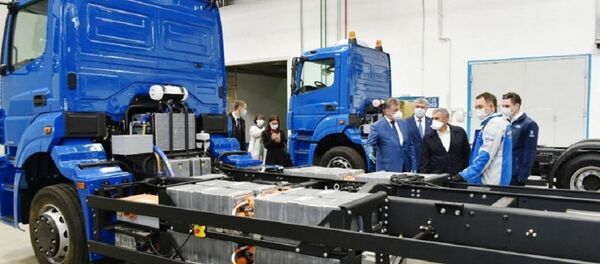 Электрический мусоровоз Чистогор, разработанный в НПЦ Камаза Электрический мусоровоз Чистогор, разработанный в НПЦ Камаза - Sputnik Беларусь