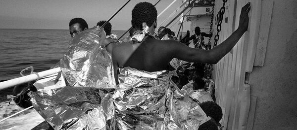 Хлопчык ўдзельнічае ў ліквідацыі наступстваў разліву нафты каля пляжа Ітапуама ў горадзе Кабу-ды-Санту-Агасціна, штат Пернамбуку, Бразілія Хлопчык ўдзельнічае ў ліквідацыі наступстваў разліву нафты каля пляжа Ітапуама ў горадзе Кабу-ды-Санту-Агасціна, штат Пернамбуку, Бразілія - Sputnik Беларусь