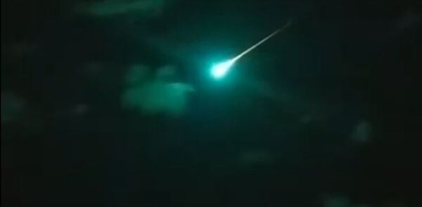 Таинственный бирюзовый метеор озадачил астрономов Австралии  - Sputnik Беларусь