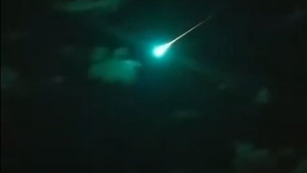 Таинственный бирюзовый метеор озадачил астрономов Австралии  - Sputnik Беларусь