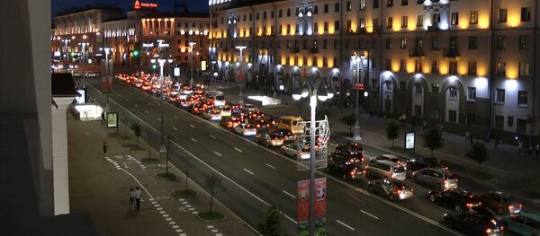 Живая цепь на проспекте в Минске - Sputnik Беларусь