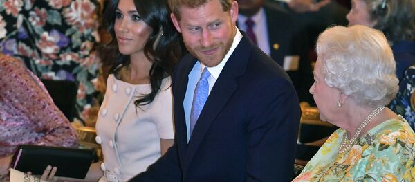 Королева Елизавета, принц Гарри и Меган Маркл - Sputnik Беларусь