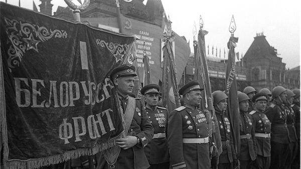 Воины 1 Белорусского фронта на Параде Победы на Красной площади 24 июня 1945 года - Sputnik Беларусь
