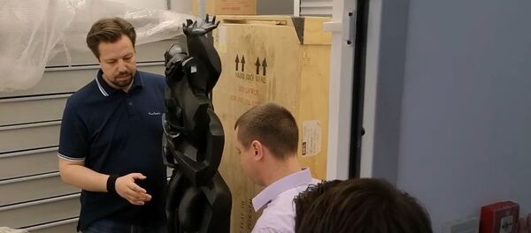 Скульптуру Восіпа Цадкіна апячаталі і павезлі з Віцебска - відэа - Sputnik Беларусь