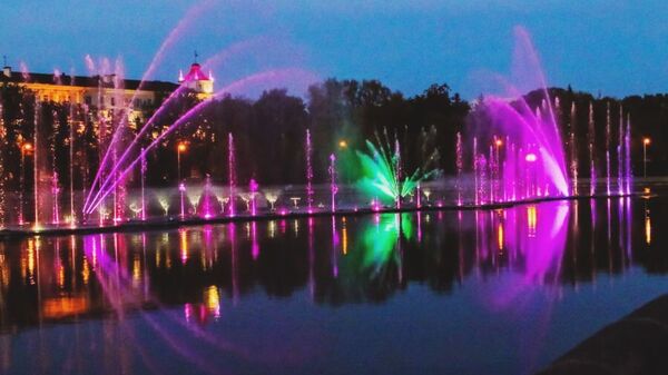 Светомузыкальный фонтан в парке Янки Купалы - Sputnik Беларусь
