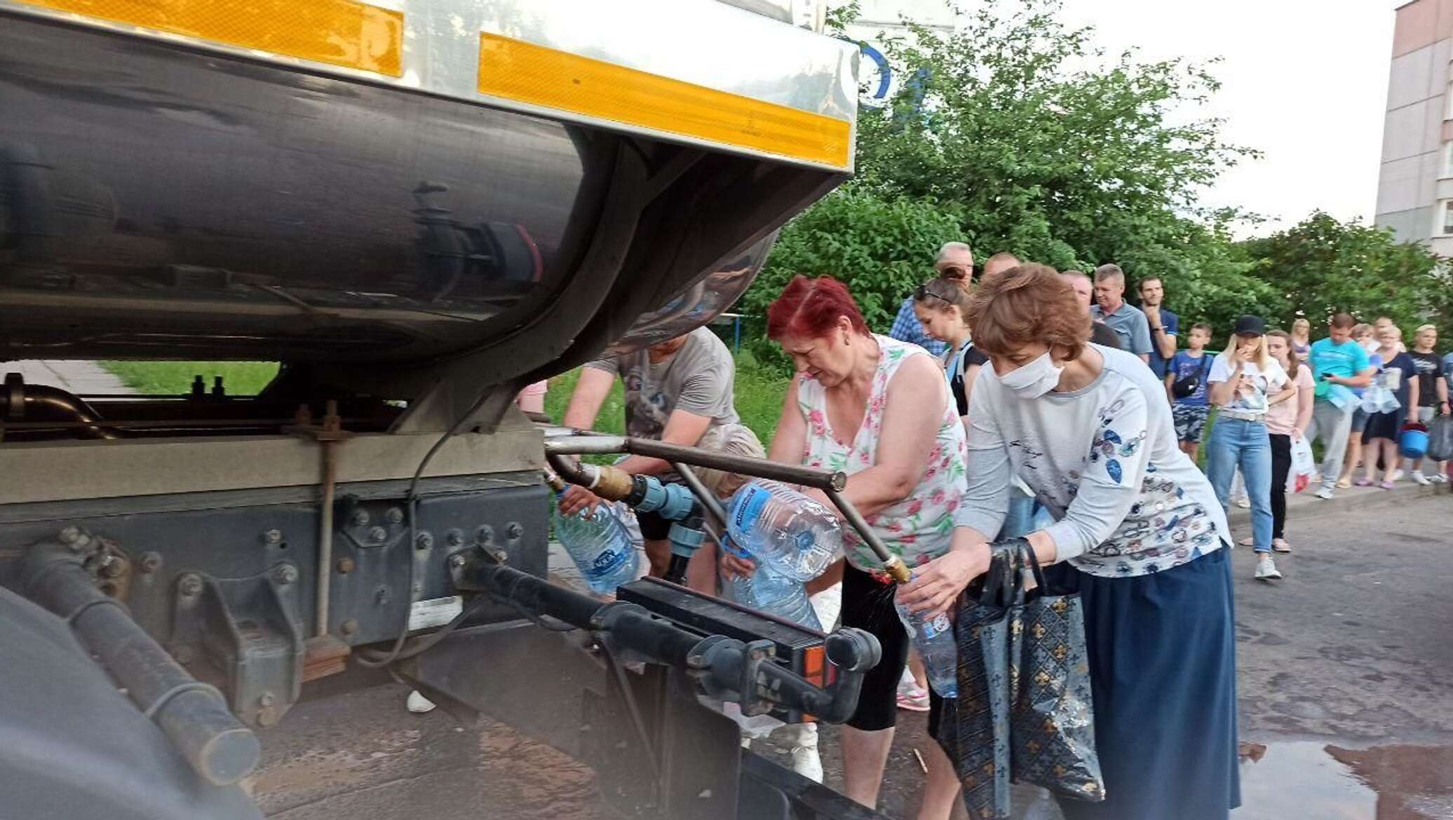 В Московском и Фрунзенском районах организовали подвоз воды: куда ехать -  24.06.2020, Sputnik Беларусь