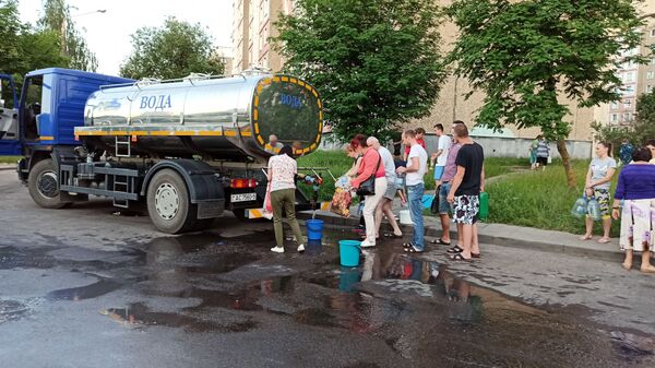 Подвоз воды в бочках в Сухарево - Sputnik Беларусь