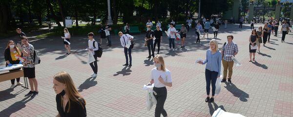 Условия ЦТ в этом году скорректировали с учетом рекомендаций минздрава Условия ЦТ в этом году скорректировали с учетом рекомендаций минздрава - Sputnik Беларусь