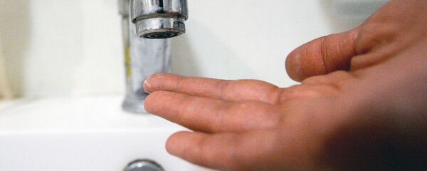 Кран в ванной комнате, архивное фото - Sputnik Беларусь