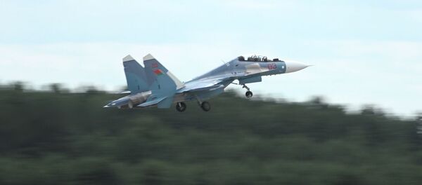 Белорусская армия пополнилась четырьмя высококлассными истребителями, видео Белорусская армия пополнилась четырьмя высококлассными истребителями, видео - Sputnik Беларусь