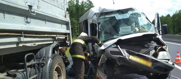 Авария на трассе М6 в Воложинском районе Авария на трассе М6 в Воложинском районе - Sputnik Беларусь