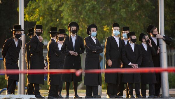 Жители Израиля в защитных масках - Sputnik Беларусь