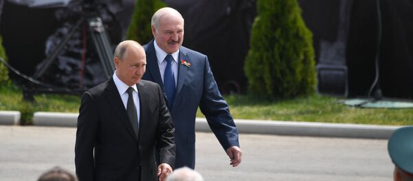 Президент РФ В. Путин и президент Беларуси А. Лукашенко открыли Ржевский мемориал Советскому солдату Президент РФ В. Путин и президент Беларуси А. Лукашенко открыли Ржевский мемориал Советскому солдату - Sputnik Беларусь