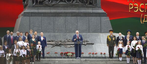 Президент Беларуси Александр Лукашенко на торжественной церемонии, приуроченной ко Дню Независимости - Sputnik Беларусь