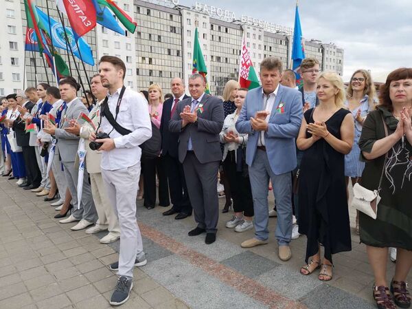 Без шествия, но с новой традицией, как Витебск отпраздновал 3 июля - Sputnik Беларусь