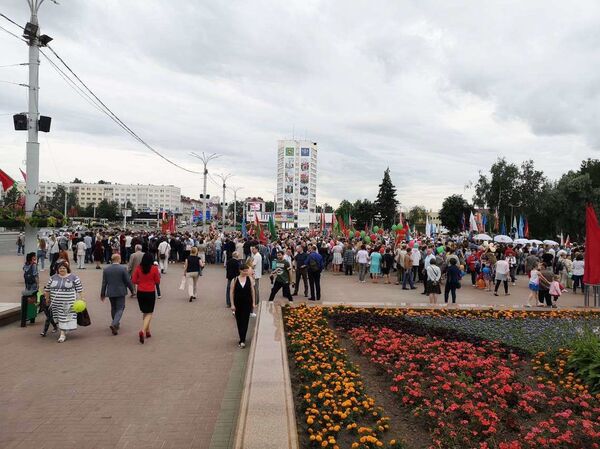 Без шествия, но с новой традицией, как Витебск отпраздновал 3 июля - Sputnik Беларусь