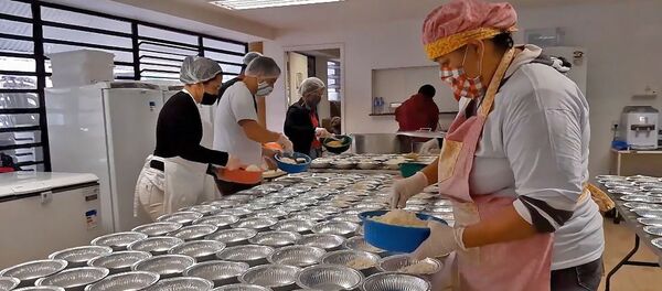 Бразильская фавела взяла пандемию в свои руки Бразильская фавела взяла пандемию в свои руки - Sputnik Беларусь