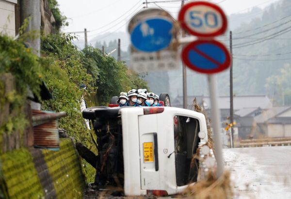 Более 200 тысяч человек эвакуируют на юго-западе Японии - Sputnik Беларусь